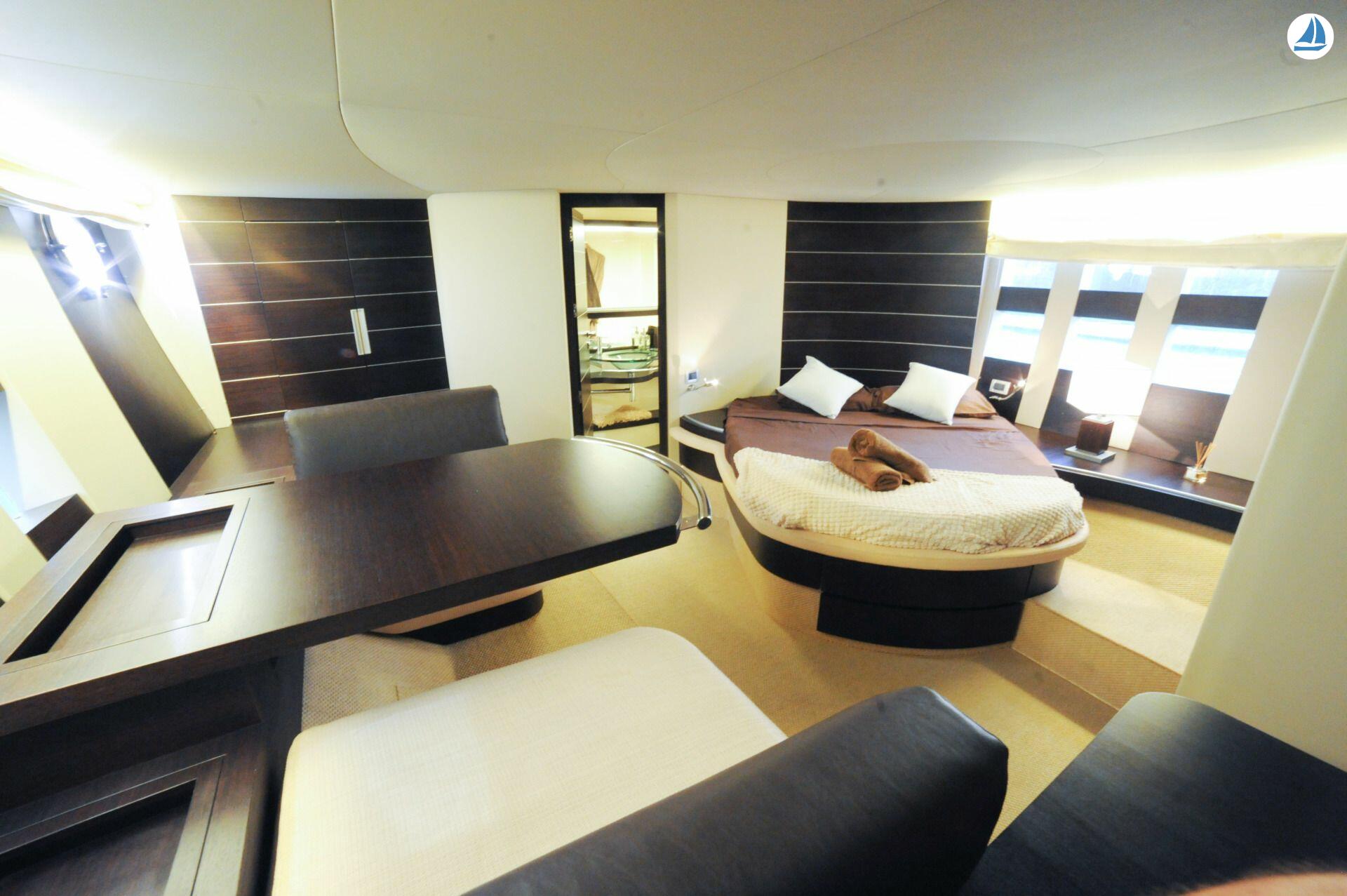 Foto Azimut 68s 21