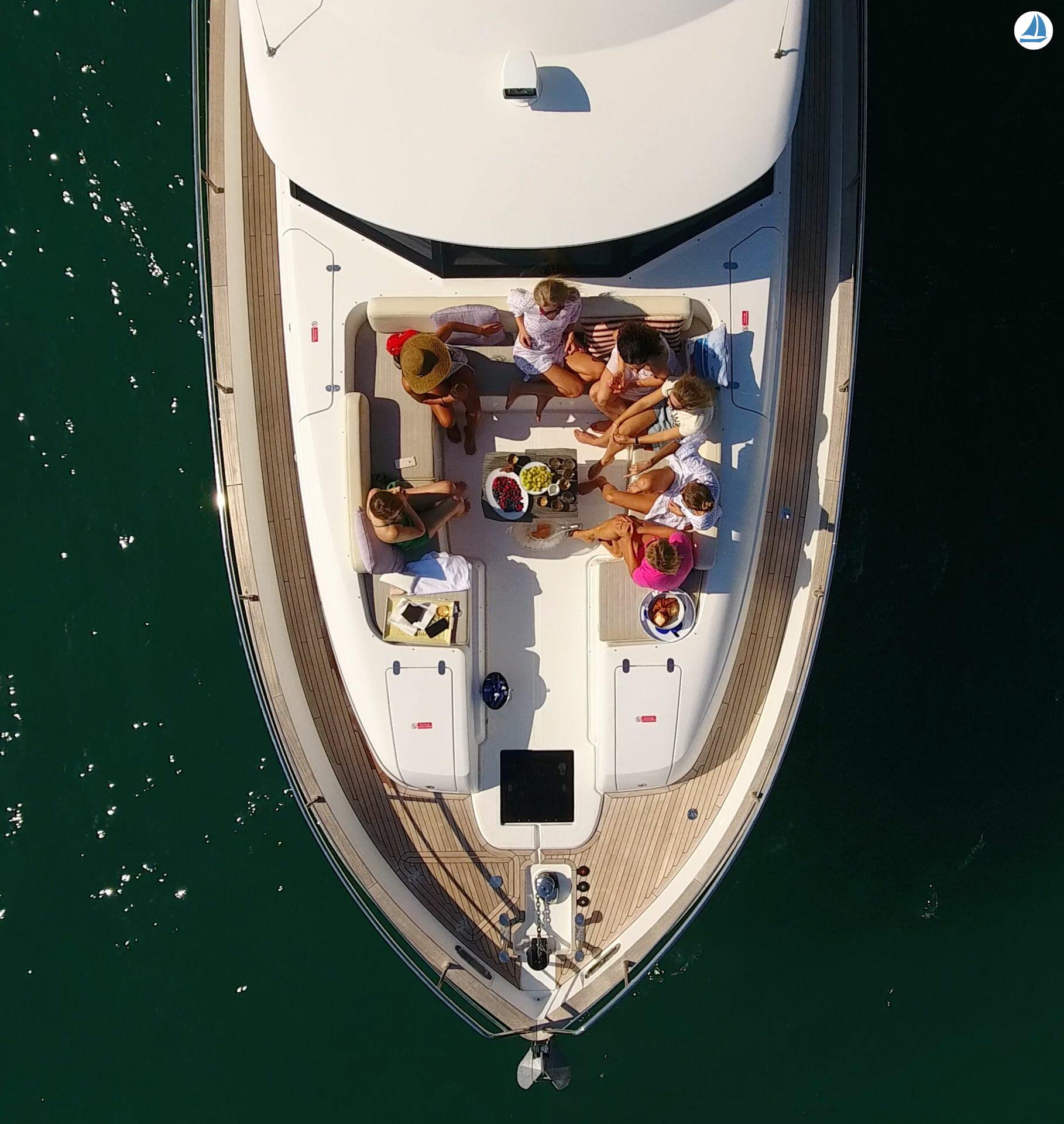 Foto Azimut Magellano 53 7