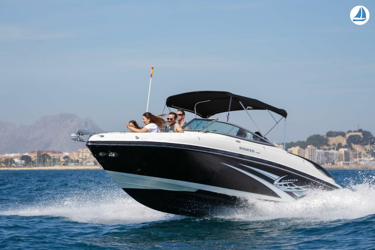 Foto Rinker 246 BOW RIDER 1