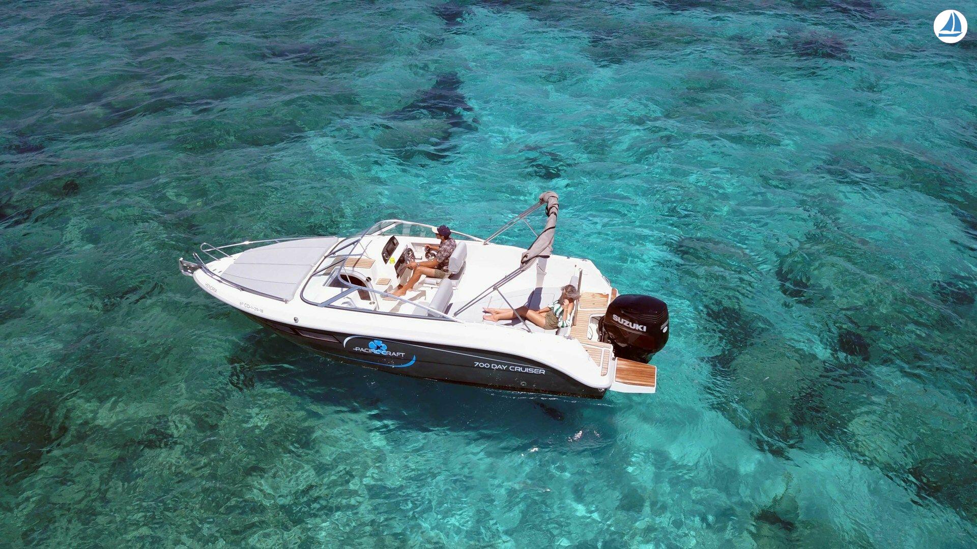 Foto PACIFIC CRAFT 700 DAY CRUISER 2