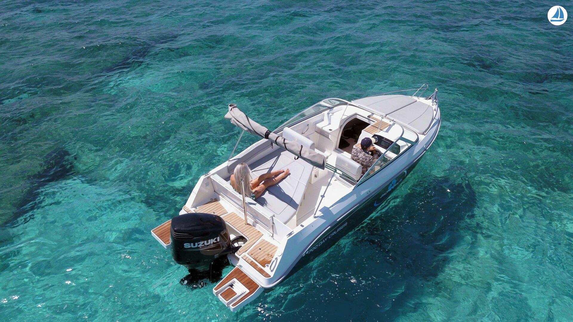 Foto PACIFIC CRAFT 700 DAY CRUISER 10