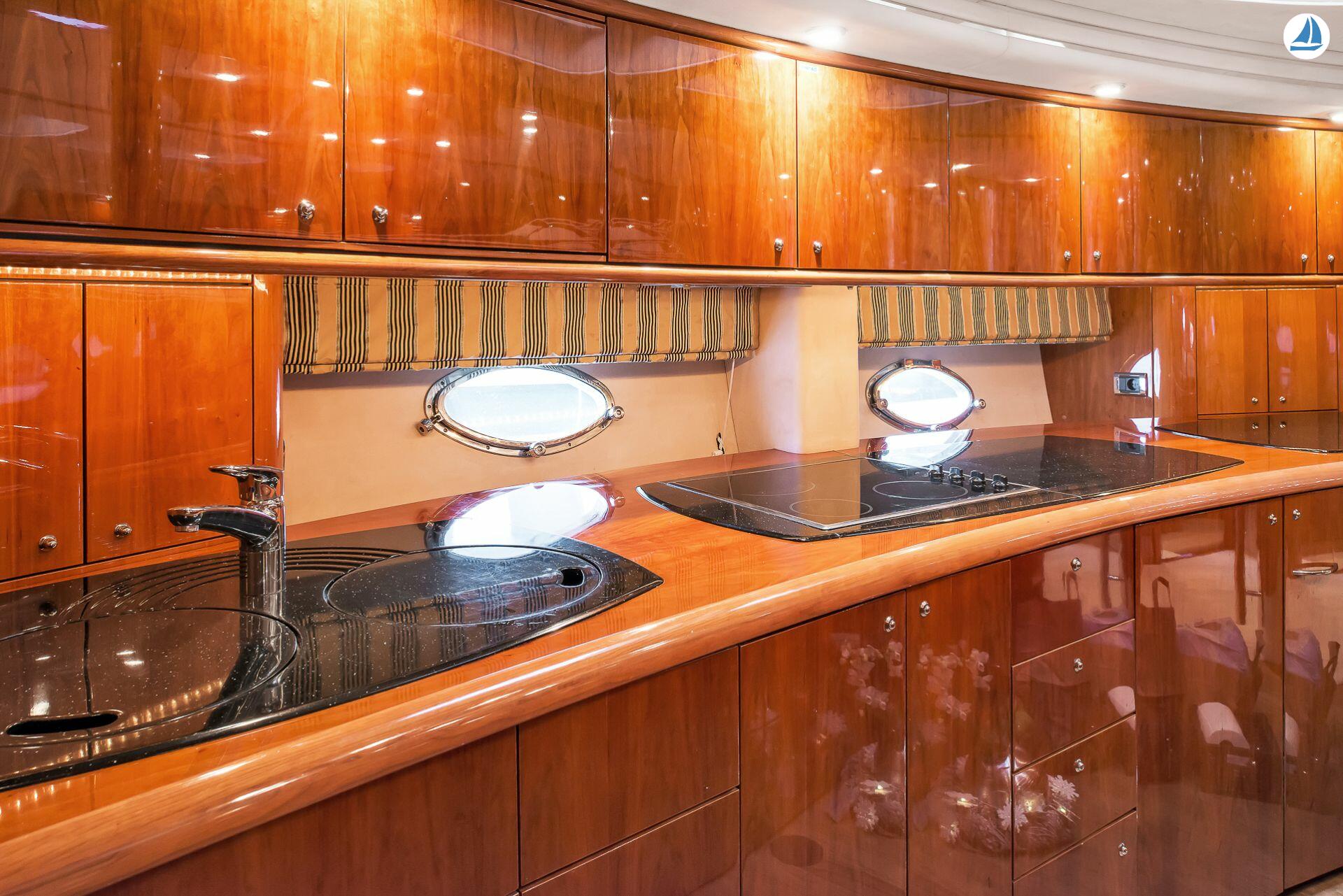 Foto Sunseeker 75 PREDATOR 12