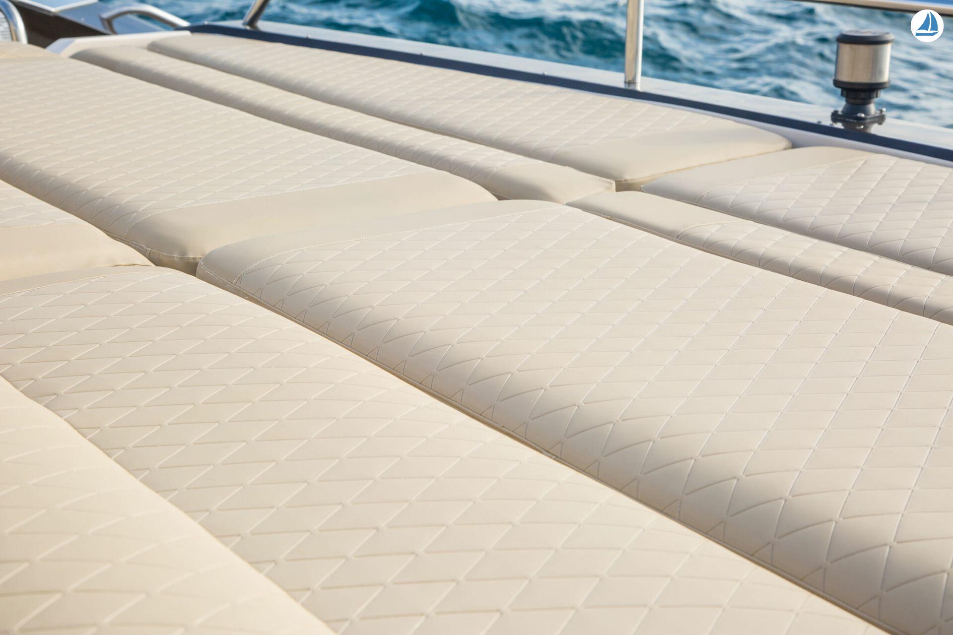 Foto Sunseeker Predator 82 12