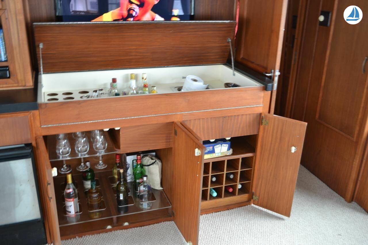Foto Hatteras MOTOR YACHT 8