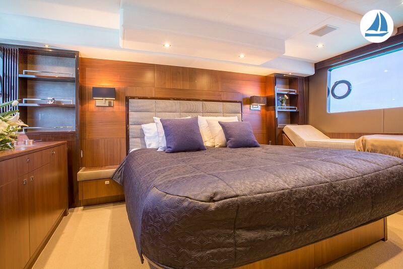 Foto Princess V64 13