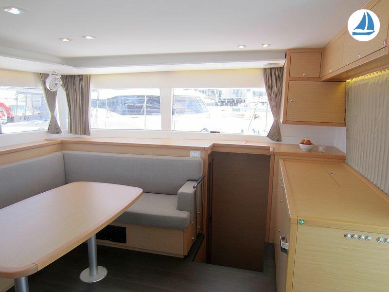Foto Lagoon 450 S 20