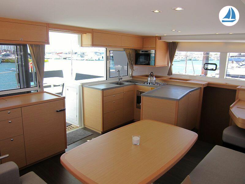 Foto Lagoon 450 S 21